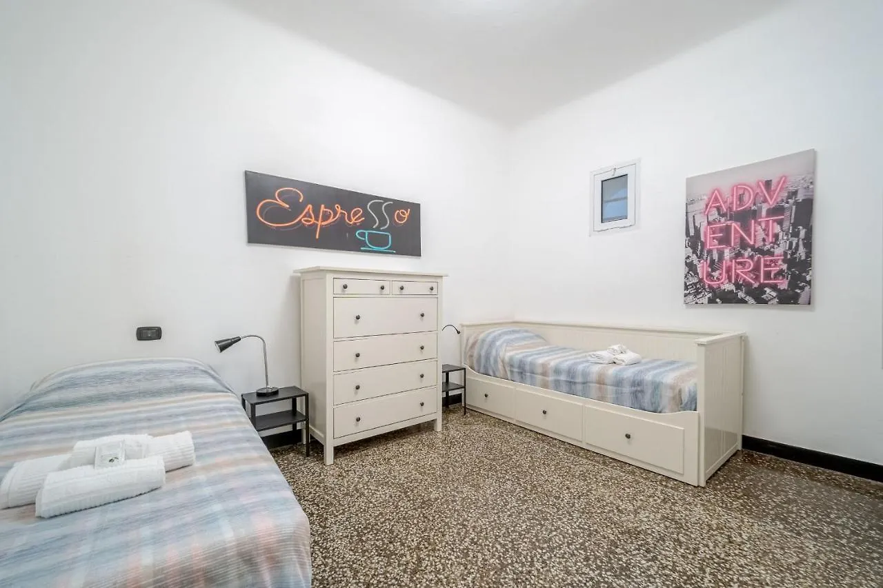 Genoa Porto Antico Central Comfy Apartment